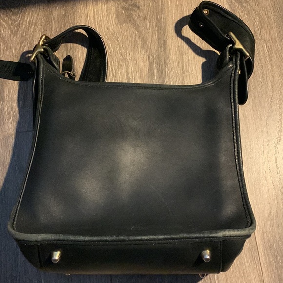 Coach Handbags - Coach vintage leather bag